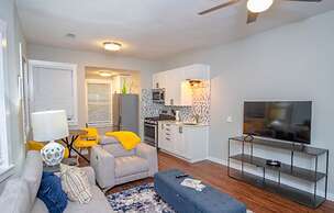 Remodeled Modern 1br/1ba Apt #1 Near Downtown