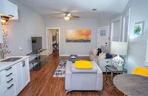 Remodeled Modern 1br/1ba Apt #1 Near Downtown
