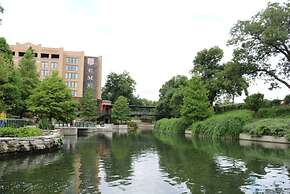 Remodeled Modern 1br/1ba Apt #1 Near Downtown