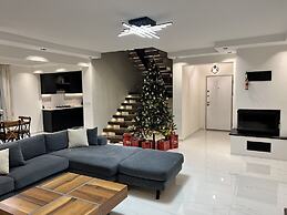 Luxury 4-bed Villa With Private Pool and Jacuzzi