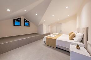 Luxury 4-bed Villa With Private Pool and Jacuzzi