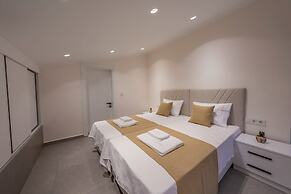 Luxury 4-bed Villa With Private Pool and Jacuzzi