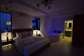 Luxury 4-bed Villa With Private Pool and Jacuzzi