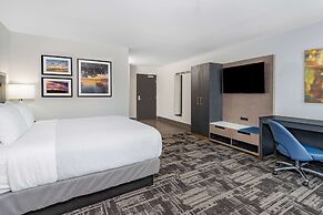 La Quinta Suites by Wyndham South Bend Notre Dame Area