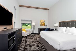 La Quinta Suites by Wyndham South Bend Notre Dame Area