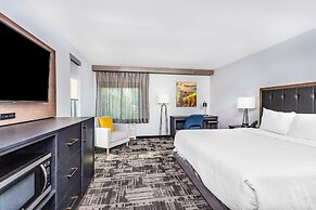 La Quinta Suites by Wyndham South Bend Notre Dame Area