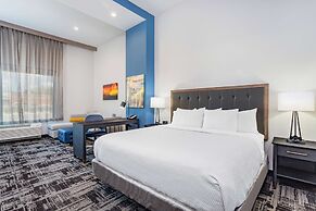 La Quinta Suites by Wyndham South Bend Notre Dame Area