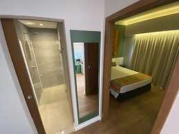 Hot Beach Suites