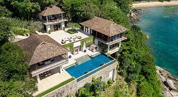 Villa Chelay - Luxury Waterfront Villa