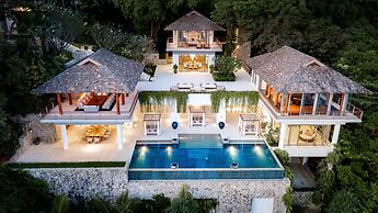 Villa Chelay - Luxury Waterfront Villa