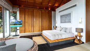 Villa Chelay - Luxury Waterfront Villa