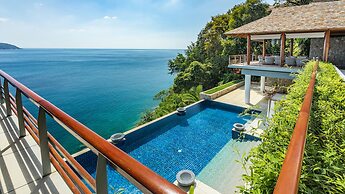 Villa Chelay - Luxury Waterfront Villa