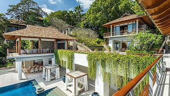 Villa Chelay - Luxury Waterfront Villa