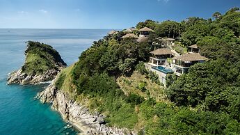 Villa Chelay - Luxury Waterfront Villa