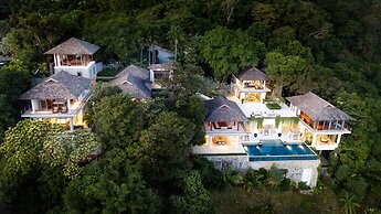 Villa Chelay - Luxury Waterfront Villa