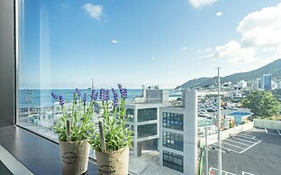 Song Jeong Hotel Blue Castle