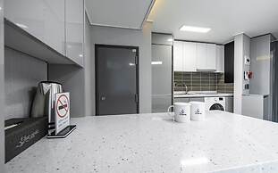 Song Jeong Hotel Blue Castle