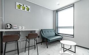 Song Jeong Hotel Blue Castle