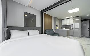 Song Jeong Hotel Blue Castle