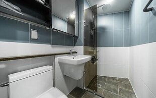 Song Jeong Hotel Blue Castle