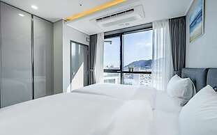 Song Jeong Hotel Blue Castle