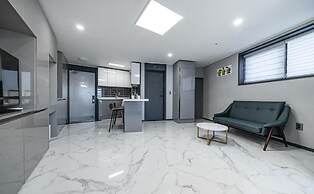 Song Jeong Hotel Blue Castle