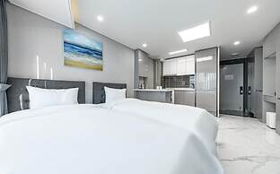 Song Jeong Hotel Blue Castle