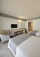 Cosy Beach Hotel