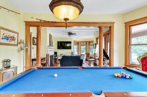 Spacious Victorian Home With Mountain Views And Lots Of Fun Extras!! 5