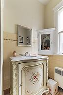 Spacious Victorian Home With Mountain Views And Lots Of Fun Extras!! 5