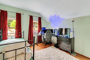 Spacious Victorian Home With Mountain Views And Lots Of Fun Extras!! 5