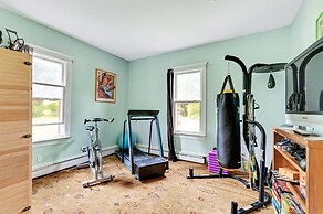 Spacious Victorian Home With Mountain Views And Lots Of Fun Extras!! 5