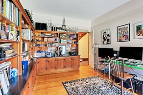 Spacious Victorian Home With Mountain Views And Lots Of Fun Extras!! 5