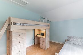 Spacious Victorian Home With Mountain Views And Lots Of Fun Extras!! 5