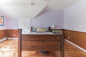 Spacious Victorian Home With Mountain Views And Lots Of Fun Extras!! 5