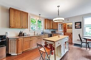 Spacious Victorian Home With Mountain Views And Lots Of Fun Extras!! 5