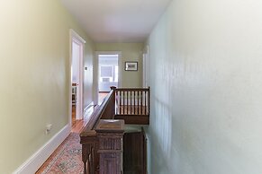 Spacious Victorian Home With Mountain Views And Lots Of Fun Extras!! 5