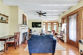 Spacious Victorian Home With Mountain Views And Lots Of Fun Extras!! 5