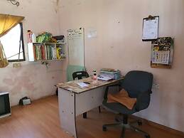 OYO 90302 Dimuara Chalet Tok Bali