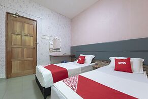 Spot On 90305 Hen Hen Hotel