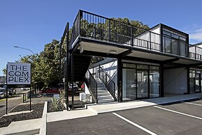 The Com Plex Motel