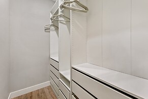 Cozy Chic Home In Downtown Loveland!