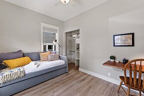 Cozy Chic Home In Downtown Loveland!