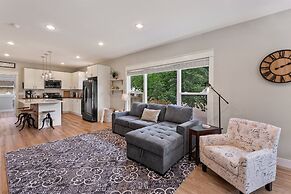 Cozy Chic Home In Downtown Loveland!