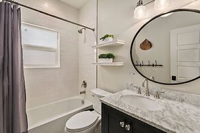 Cozy Chic Home In Downtown Loveland!