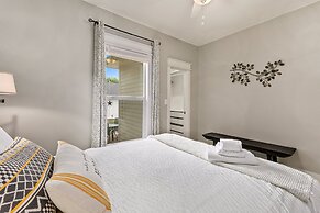 Cozy Chic Home In Downtown Loveland!