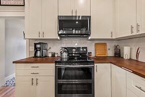 Cozy Chic Home In Downtown Loveland!