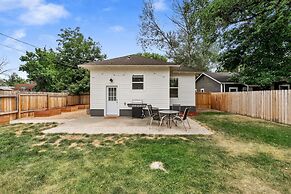 Cozy Chic Home In Downtown Loveland!