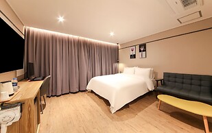Hound Hotel Sasang