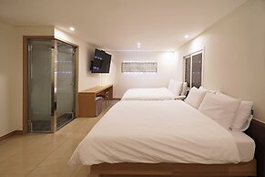 Hotel Gem
